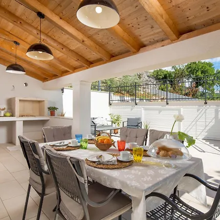 Semesterbostad Alba By Interhome
